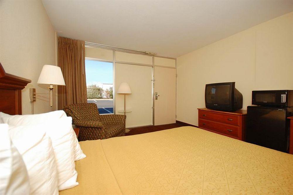 Quality Inn & Suites Conference Center Thomasville Esterno foto