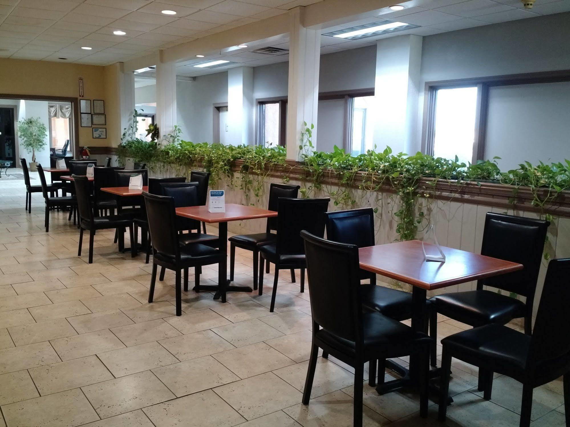 Quality Inn & Suites Conference Center Thomasville Esterno foto